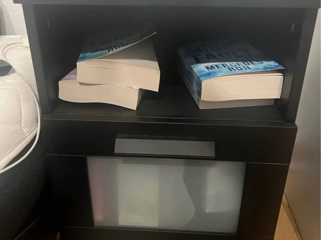 Billede 2 - Sengebord Ikea 