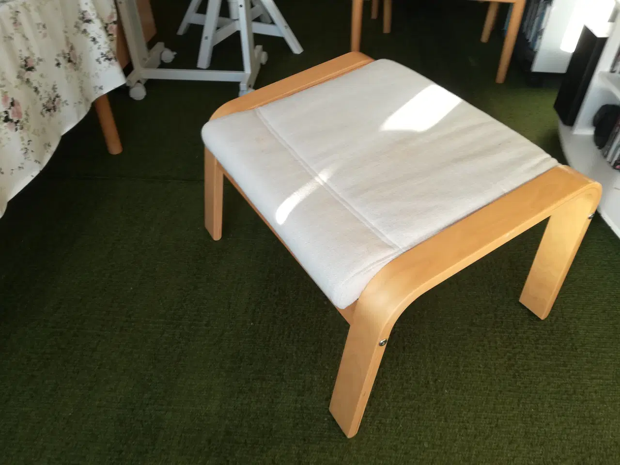 Billede 8 - Poäng taburet i birk fra Ikea
