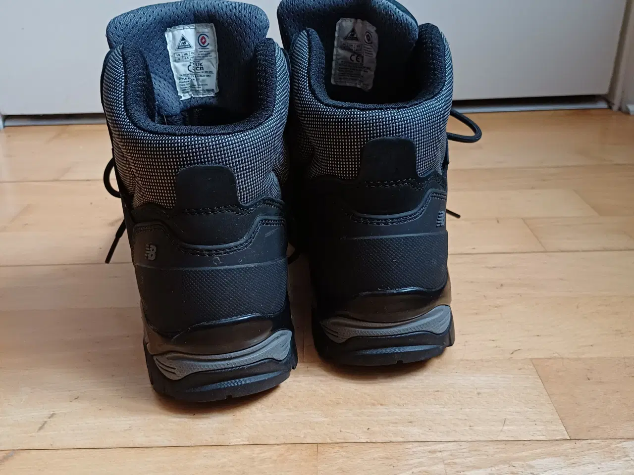 Billede 4 - New Balance str. 42,5 sikkerhedsstøvler