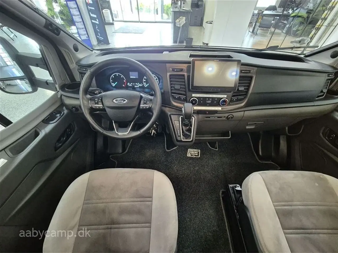 Billede 6 - 2020 - Benimar Tessoro 487   Nk pakke. Automatgear. Solcelle. 2x batteri. 2000W Inverter. elektriske støtteben.  Thetford ovn. sommer/vinterhjul. fuld service.  Kun 40,000 Km!!!