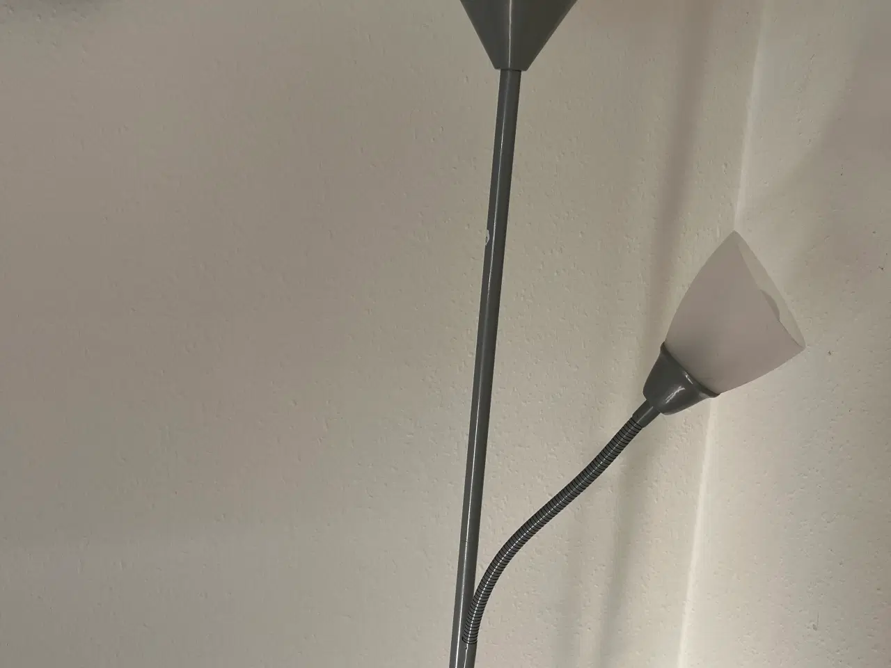 Billede 2 - Gulvlampe sælges