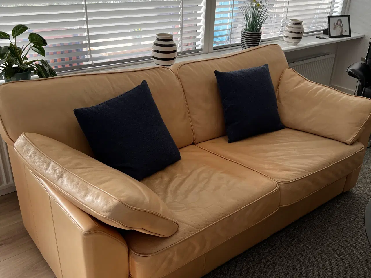 Billede 3 - 2 Pers. Semianilin læder sofa 