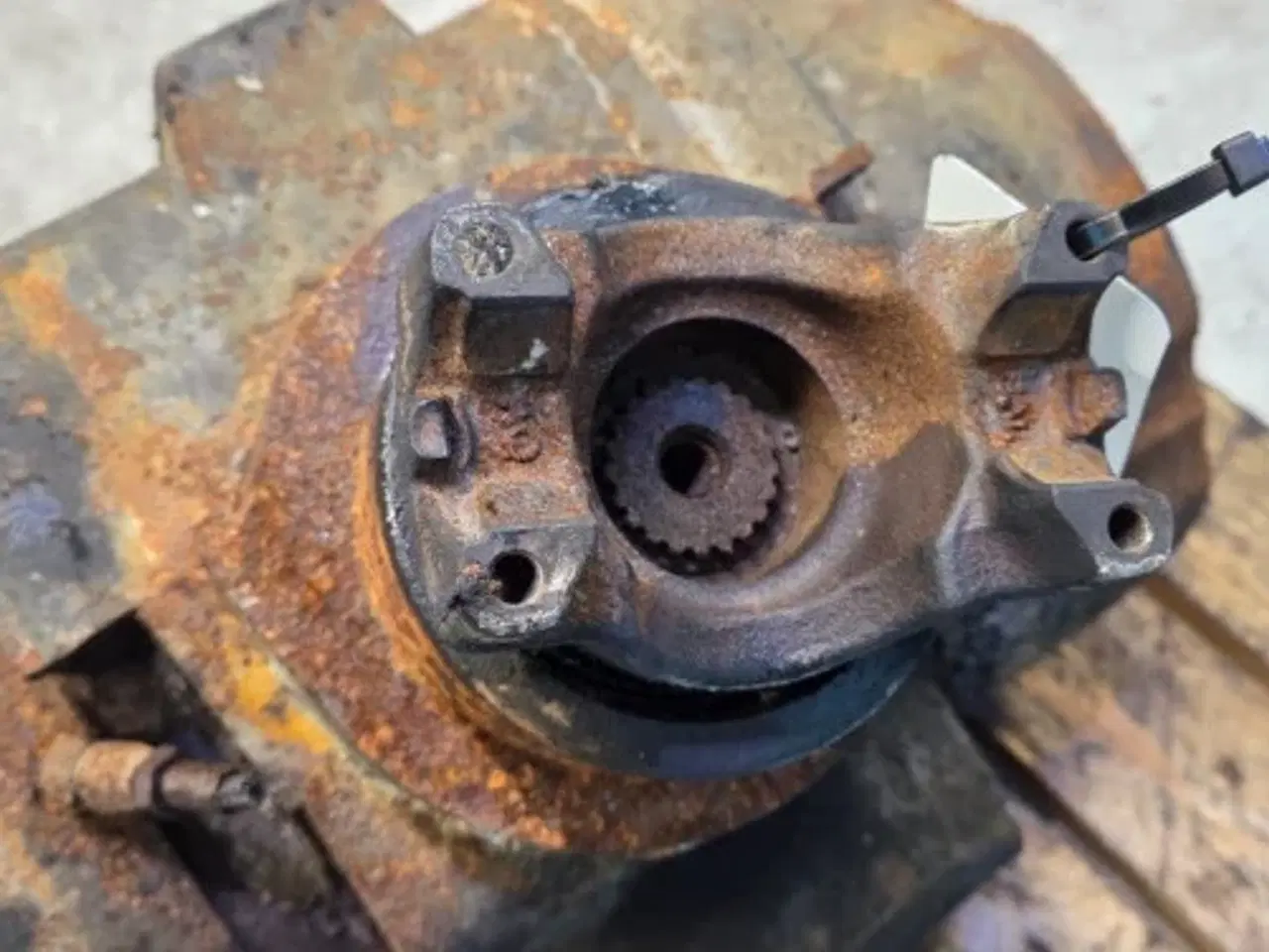 Billede 16 - New Holland LB115B Kronespidshjul 85827755