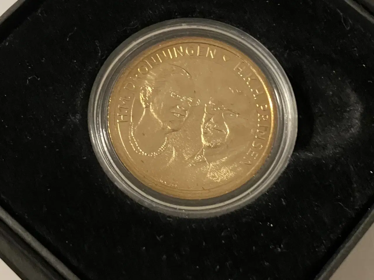 Billede 2 - 20 kroner - Margrethe II og Prins Henriks guldbryllup 2017 i æske