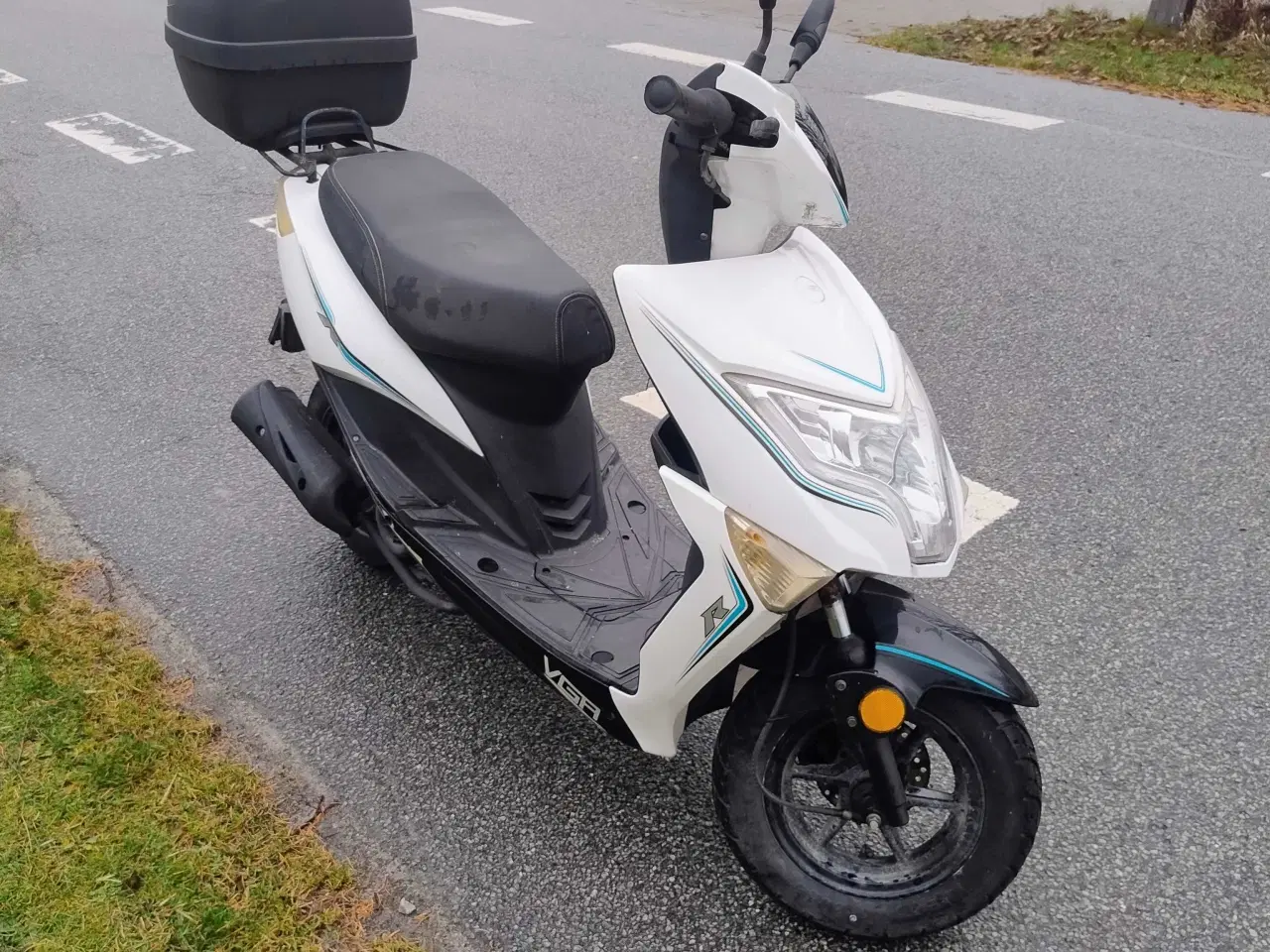 Billede 1 - VGA explore 30 knallert med stik 