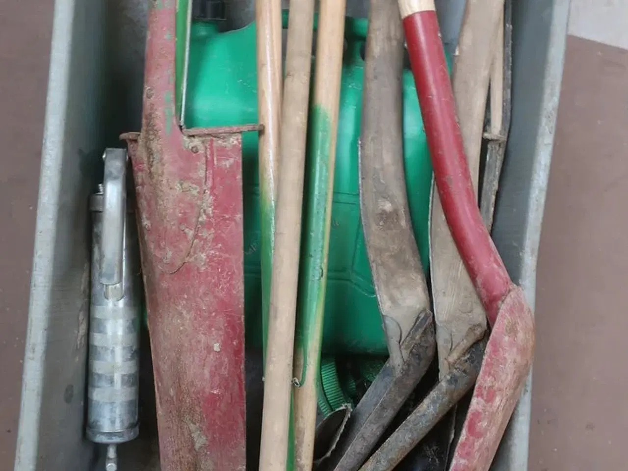 Billede 3 - Trillebør med indhold