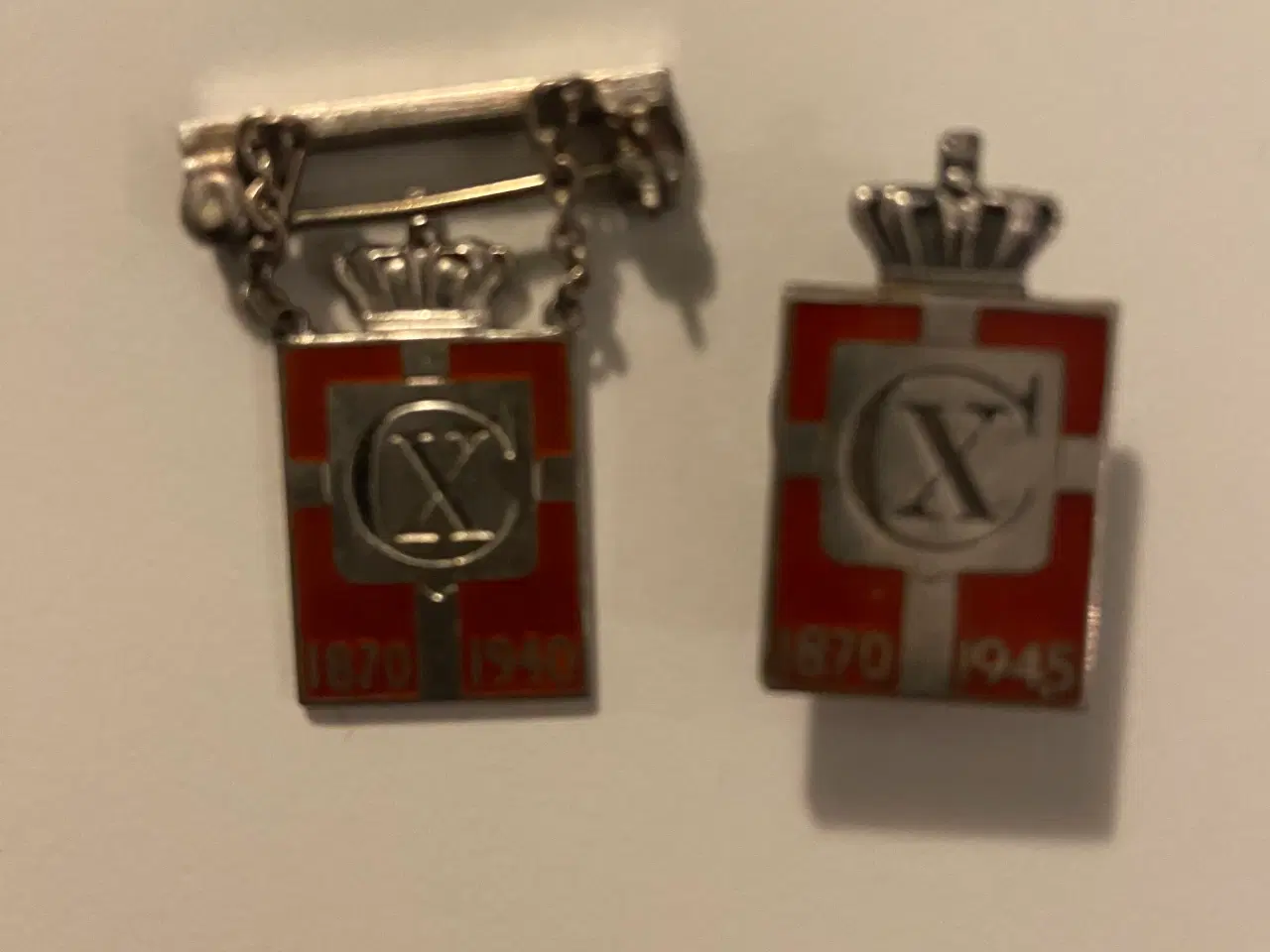 Billede 1 - Georg jensen Kongemærke Sterlingsølv og rød ema