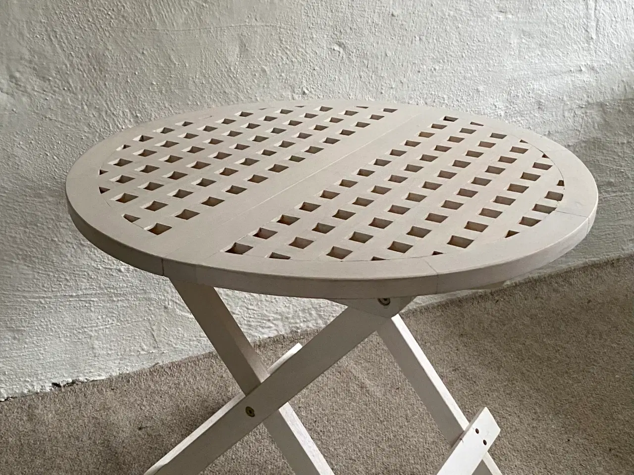 Billede 4 - Lille Rund hvidmalet træ klapbord