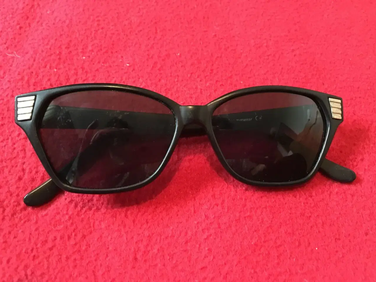 Billede 1 - LINDEX solbriller til salg