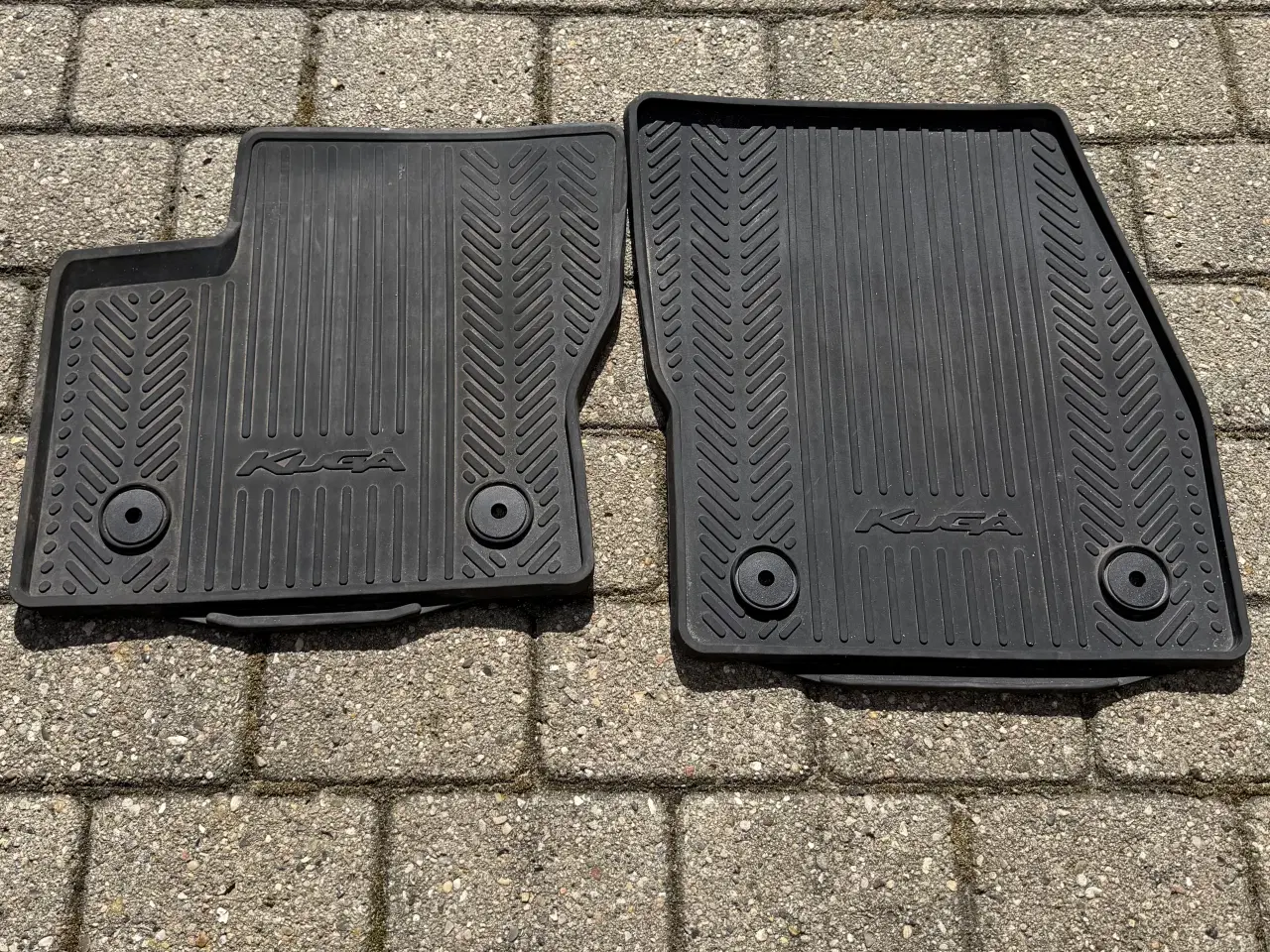 Billede 3 - Bagagerumsbakke og gummimåtter til Ford Kuga 