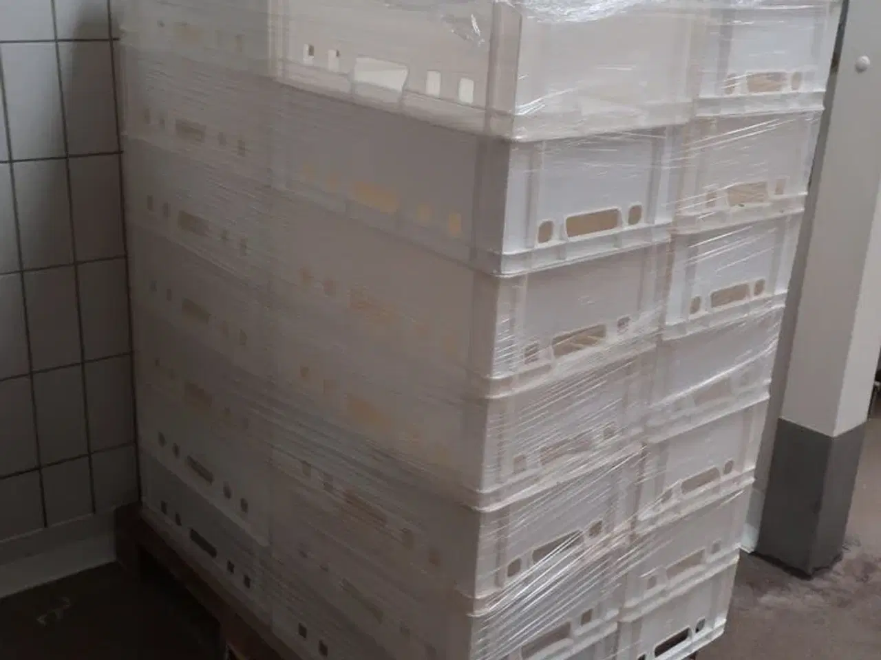 Billede 1 - 28 stk. plastkasser