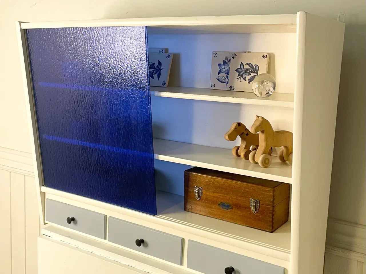 Billede 7 - Københavnerskab med blå glas