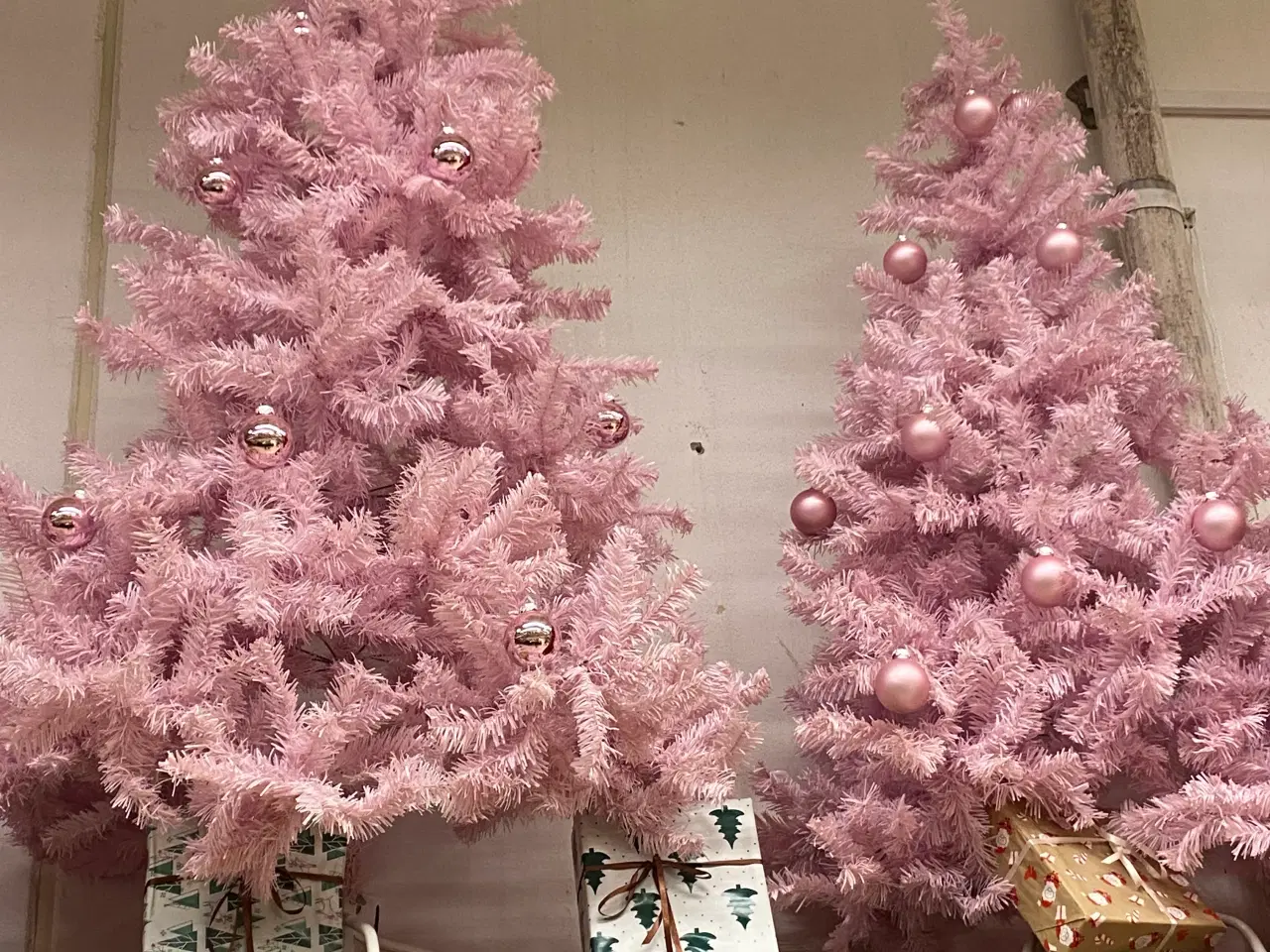 Billede 2 - Kunstigt juletræ på fod u/pynt 180 cm