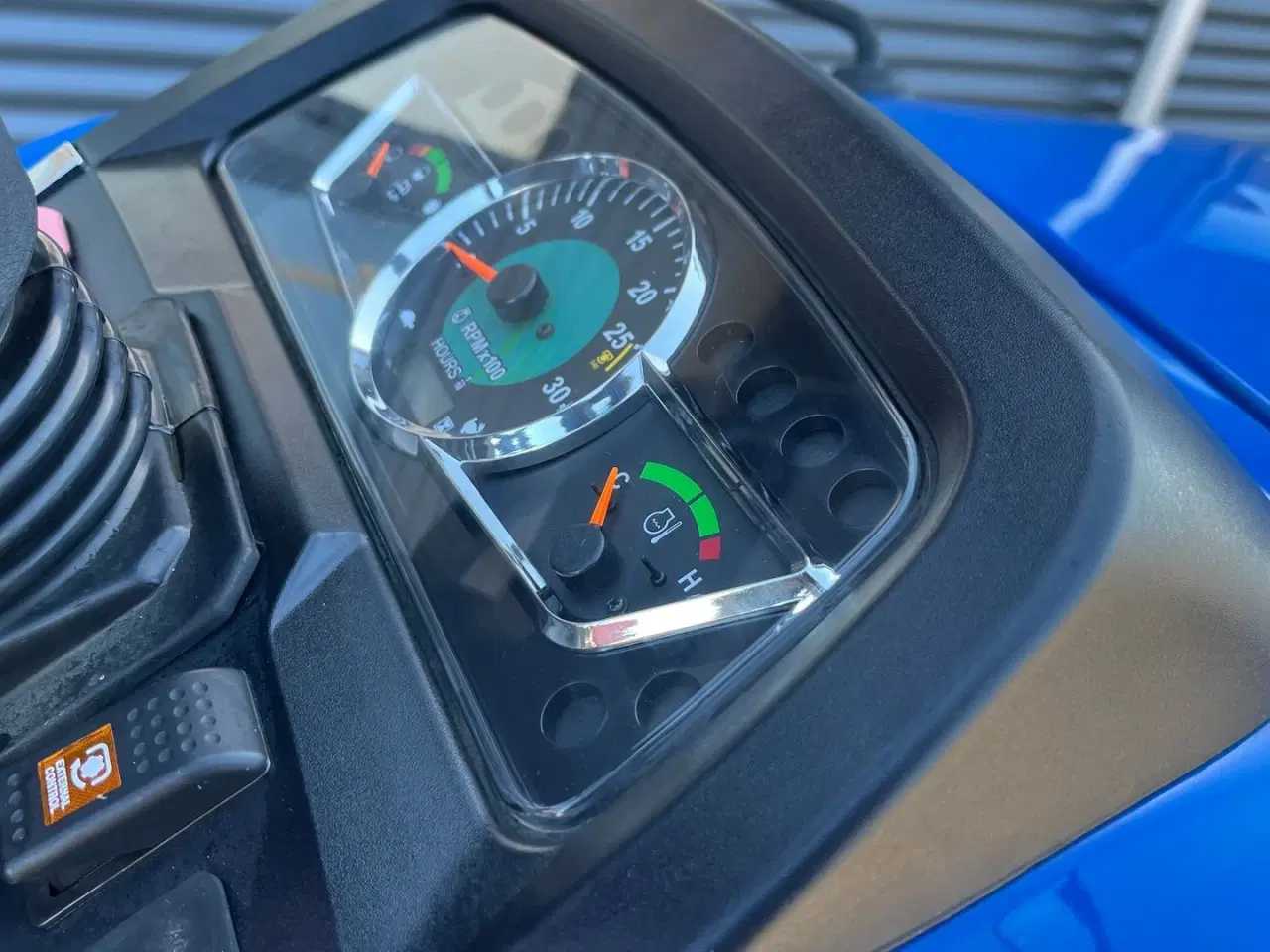 Billede 18 - Solis S26 Shuttle XL Fabriksny 26hk 4WD traktor med vendegear