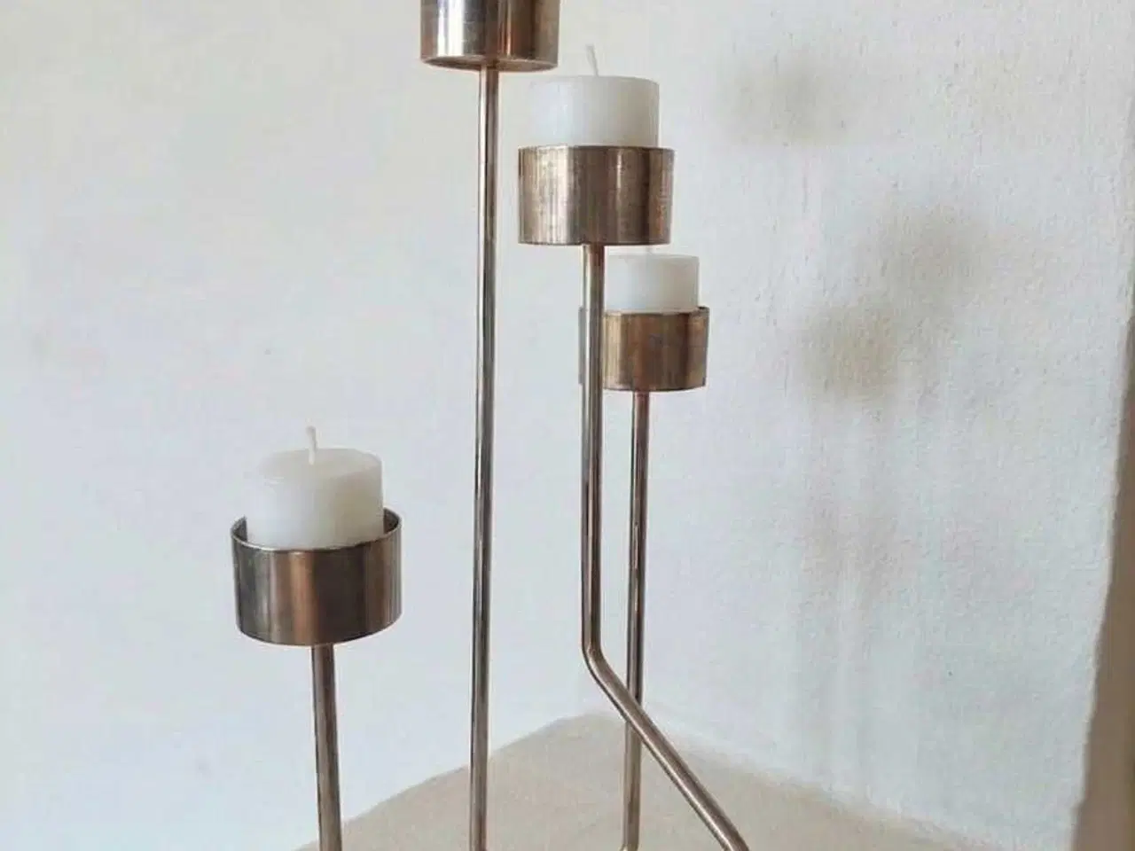 Billede 1 - Arkitektonisk lysestage i krom ✨