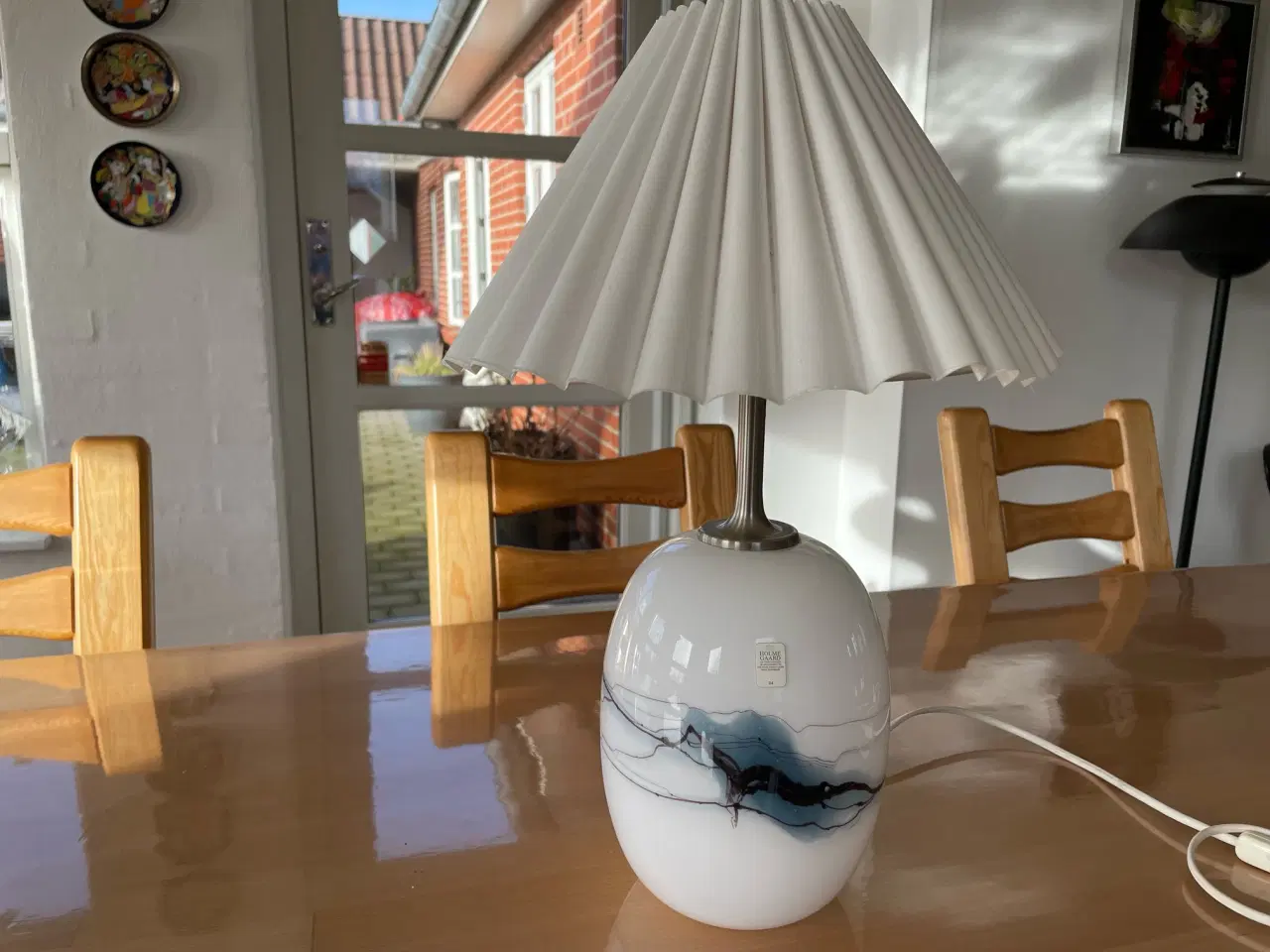 Billede 5 - Holmegaard Sakura bordlampe. Mundblæst opalglas