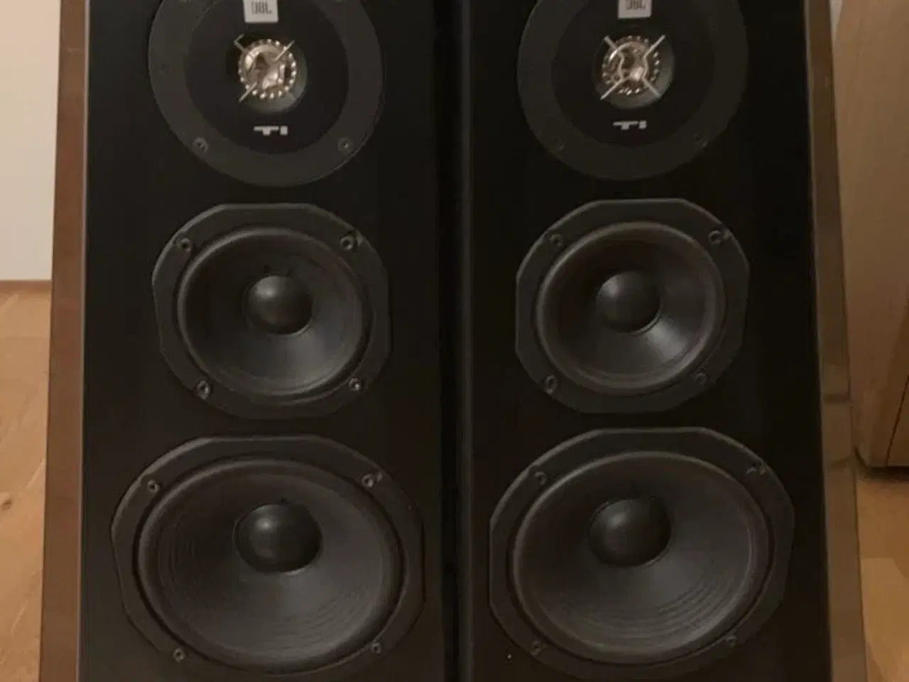 Billede 1 - JBL ST2000 Tower Speakers, Great Sound