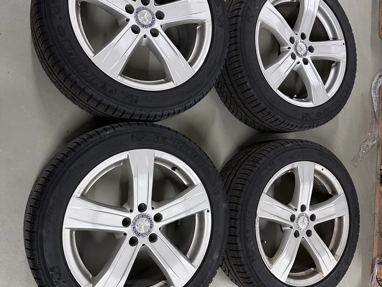 Billede 1 - Vinterhjul der passer på bl.a.  s500