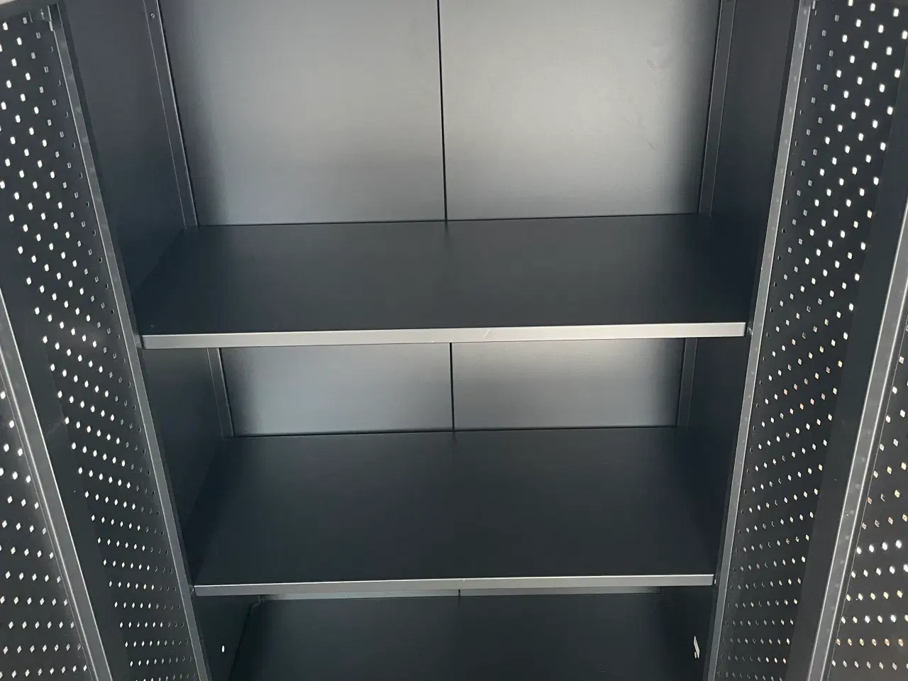 Billede 5 - VIRUM Skab VIRUM 2 låger sort