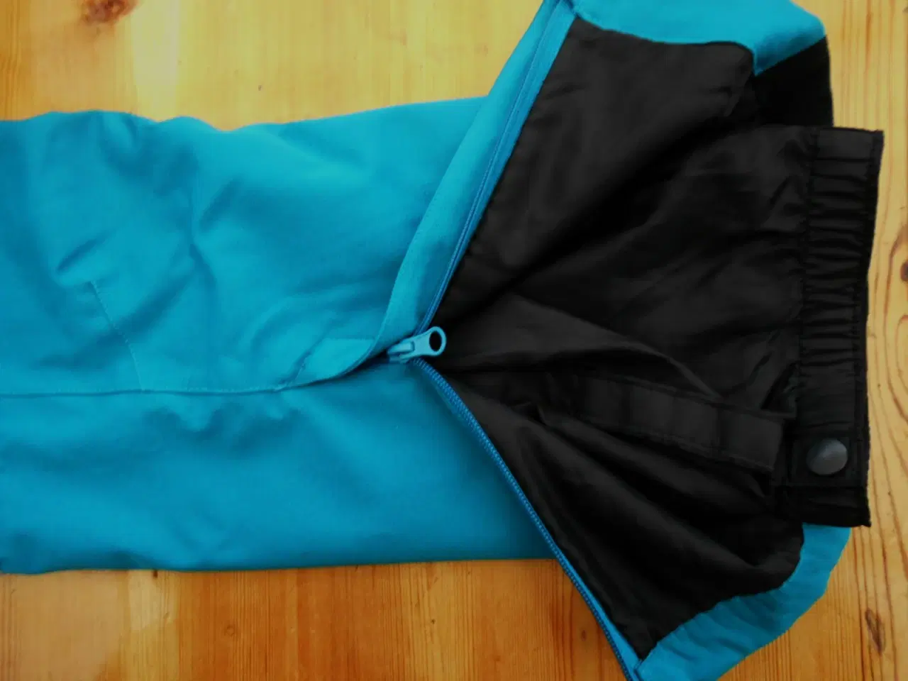 Billede 4 - Skibukser NYE Nanok str.12 år