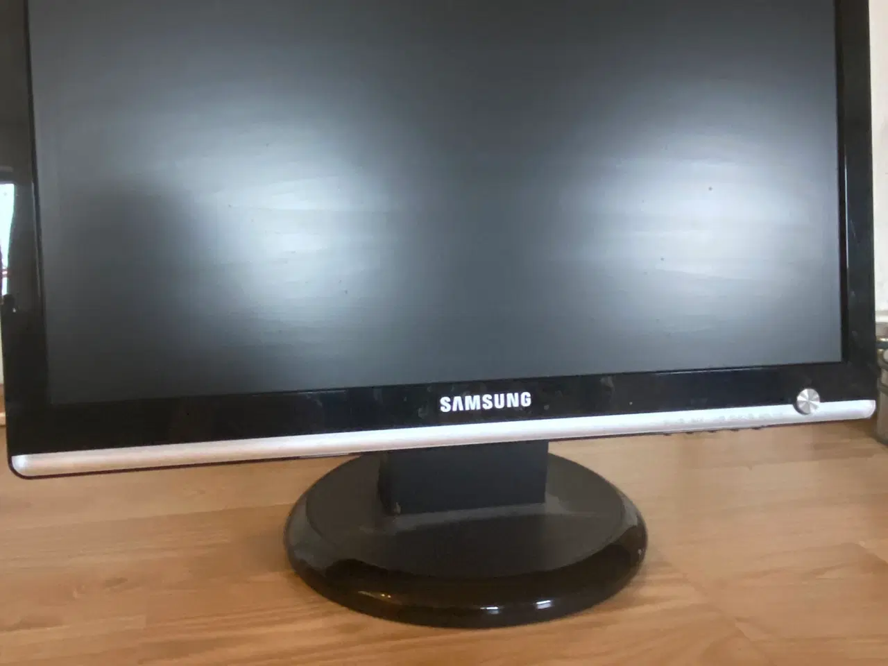 Billede 1 - PC Skærm sælges