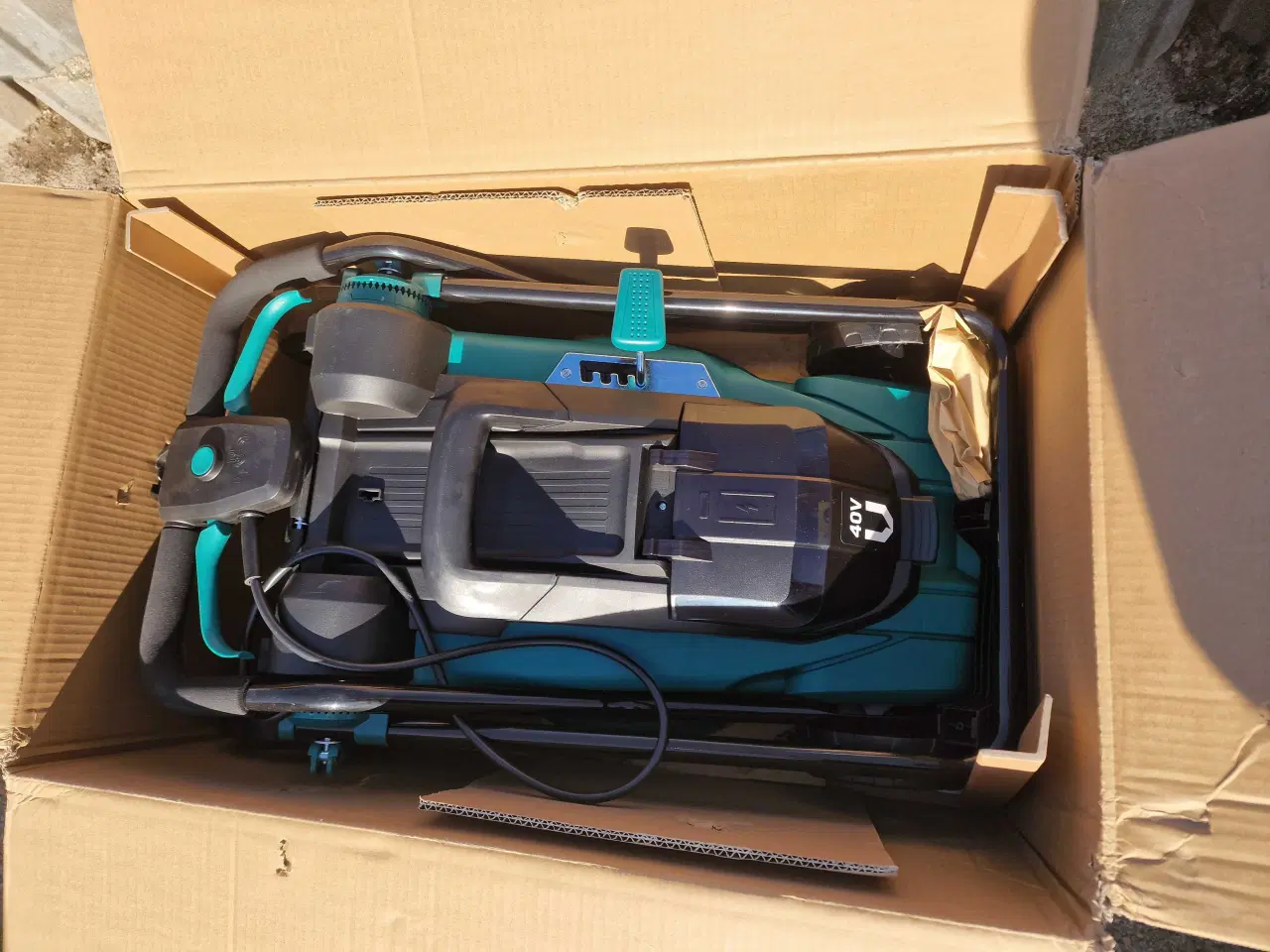 Billede 3 - Vonroc plæneklipper i kasse sælges evt med 