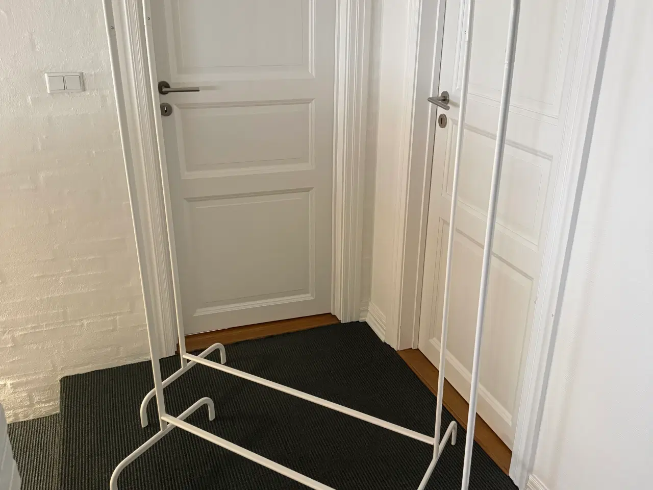 Billede 1 - 2 stk. IKEA tøjstativer