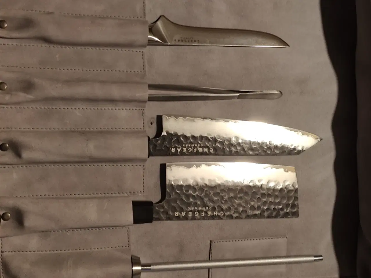 Billede 1 - Knivsæt med knivmappe og strygestål
