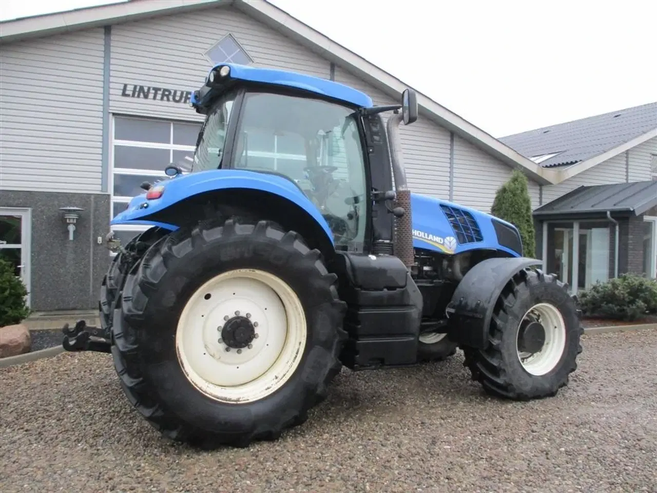 Billede 13 - New Holland T8.390 Med fin 600/70R30 og 710/70R42 dæk montering på.