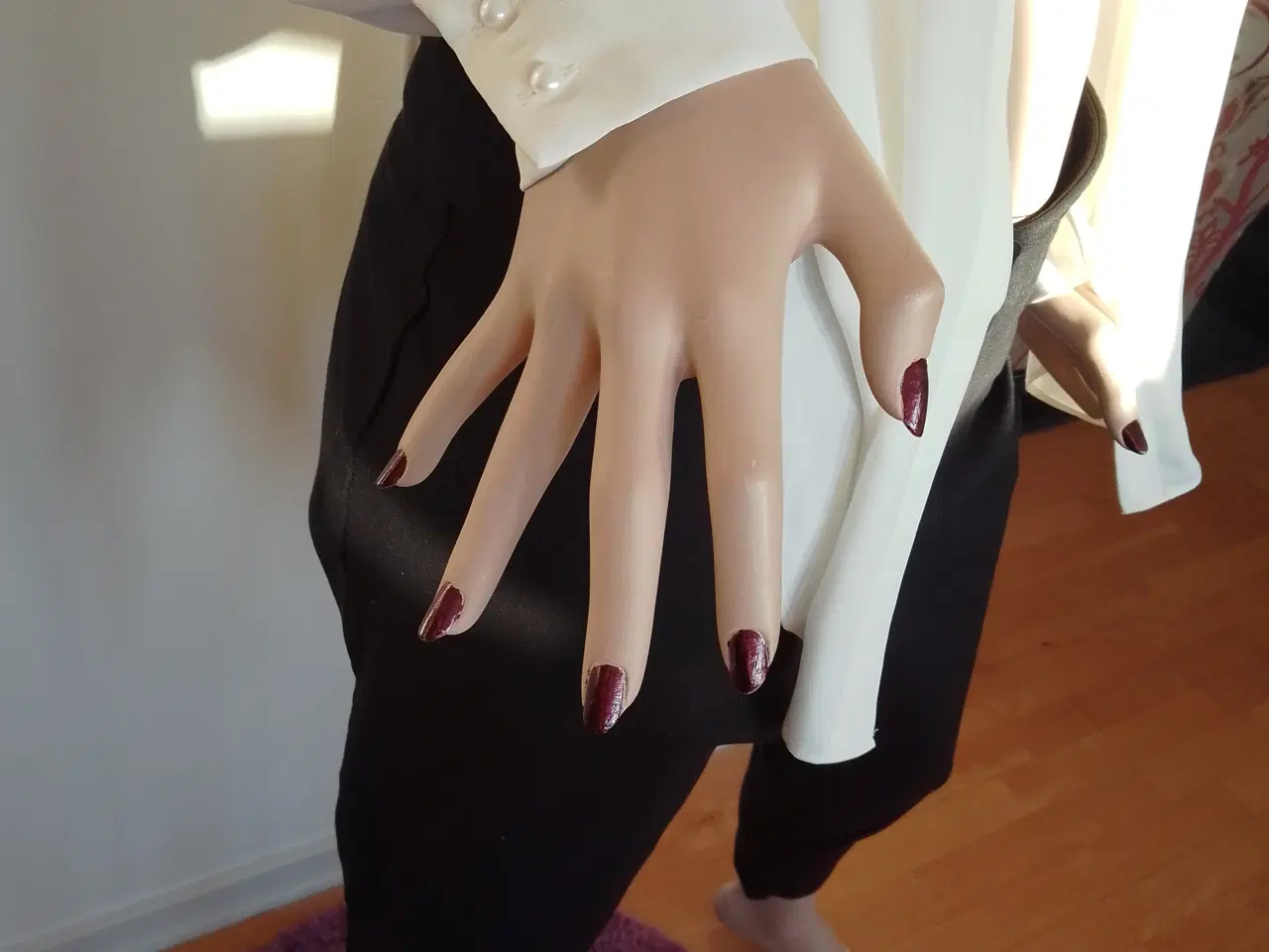 Billede 4 - Mannequin dame - kvinde natur tro Vintage model