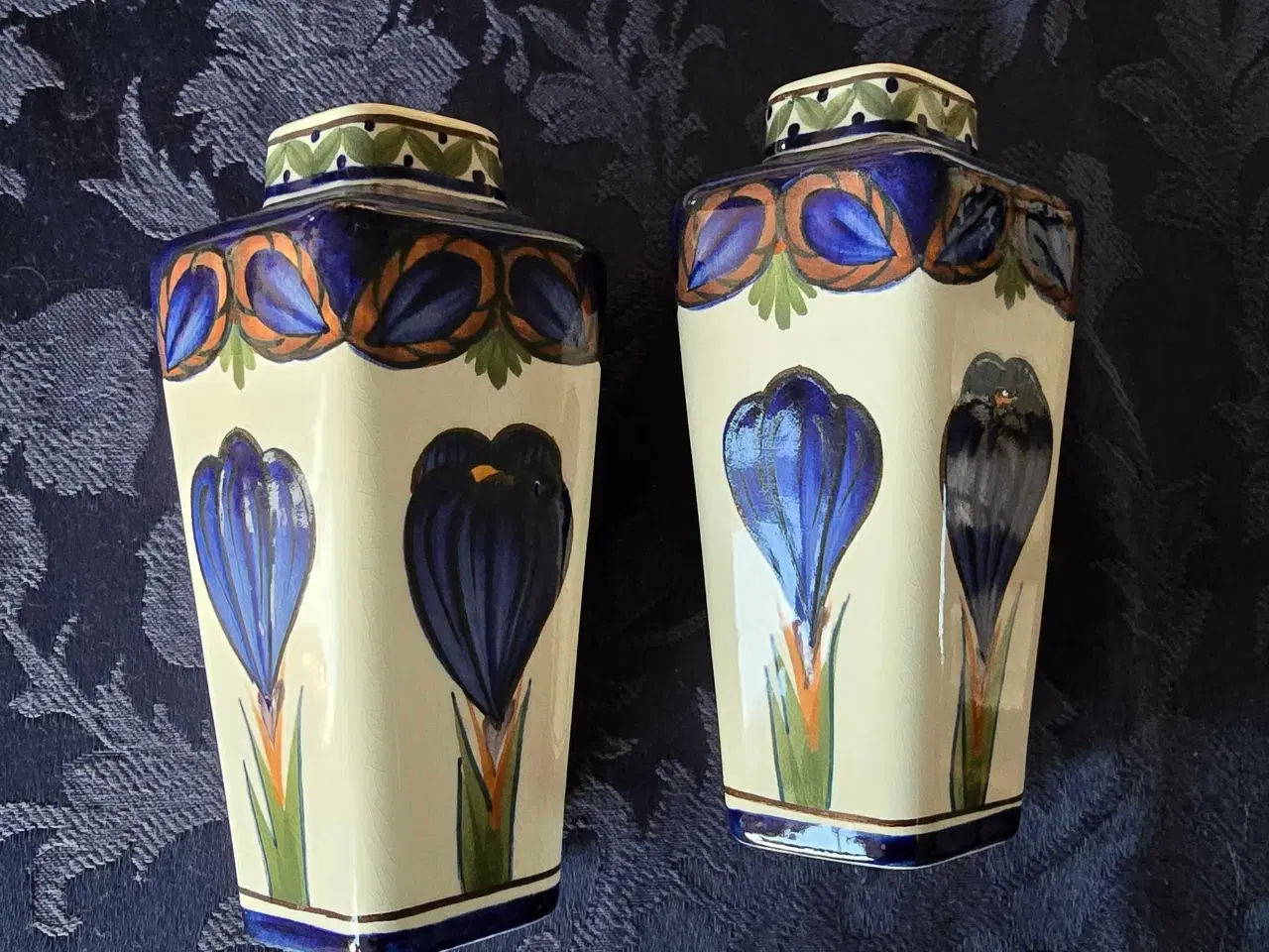 Billede 1 - To gamle Aluminia vaswr