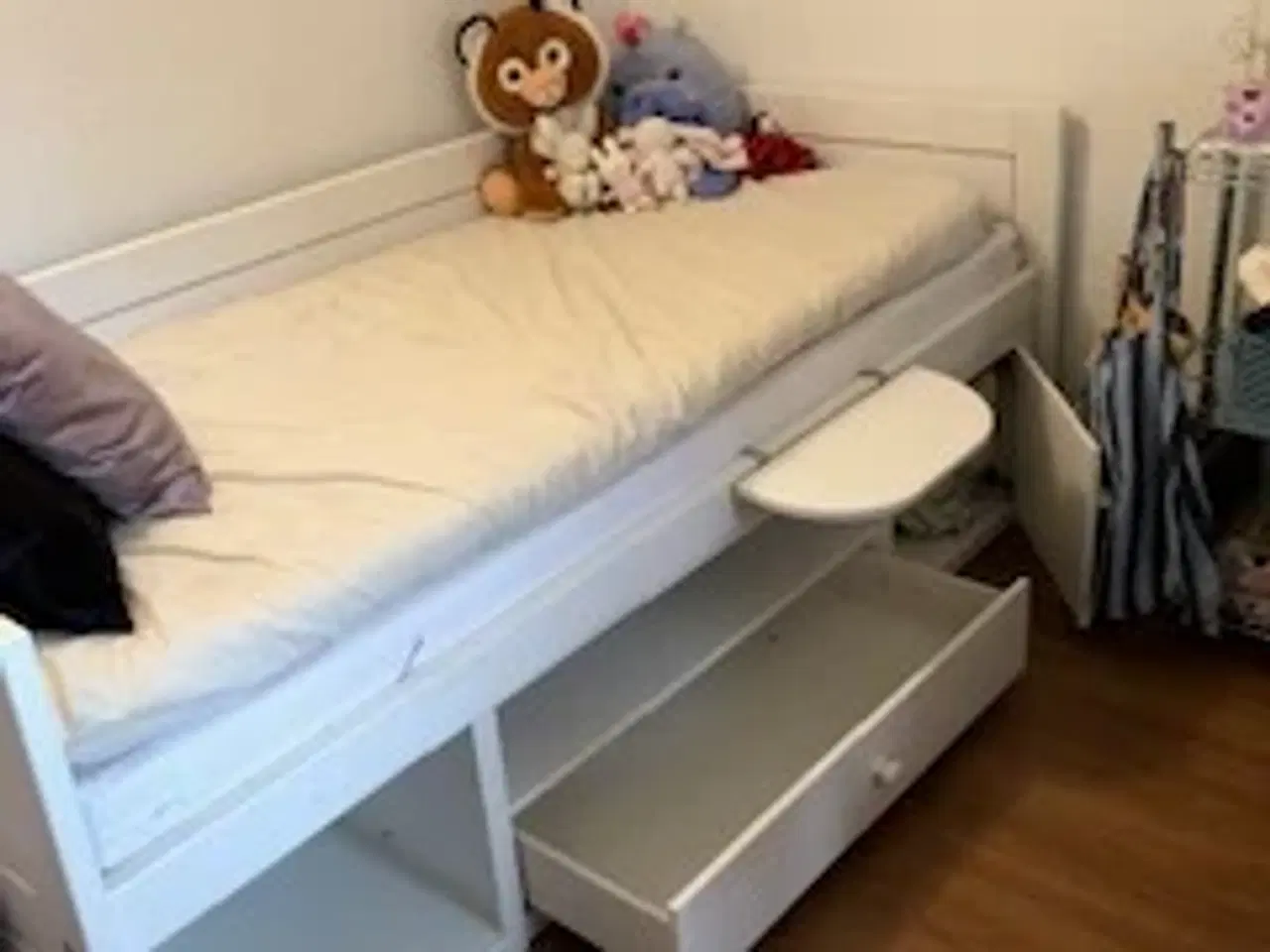 Billede 1 - God seng med god plads til opbevaring