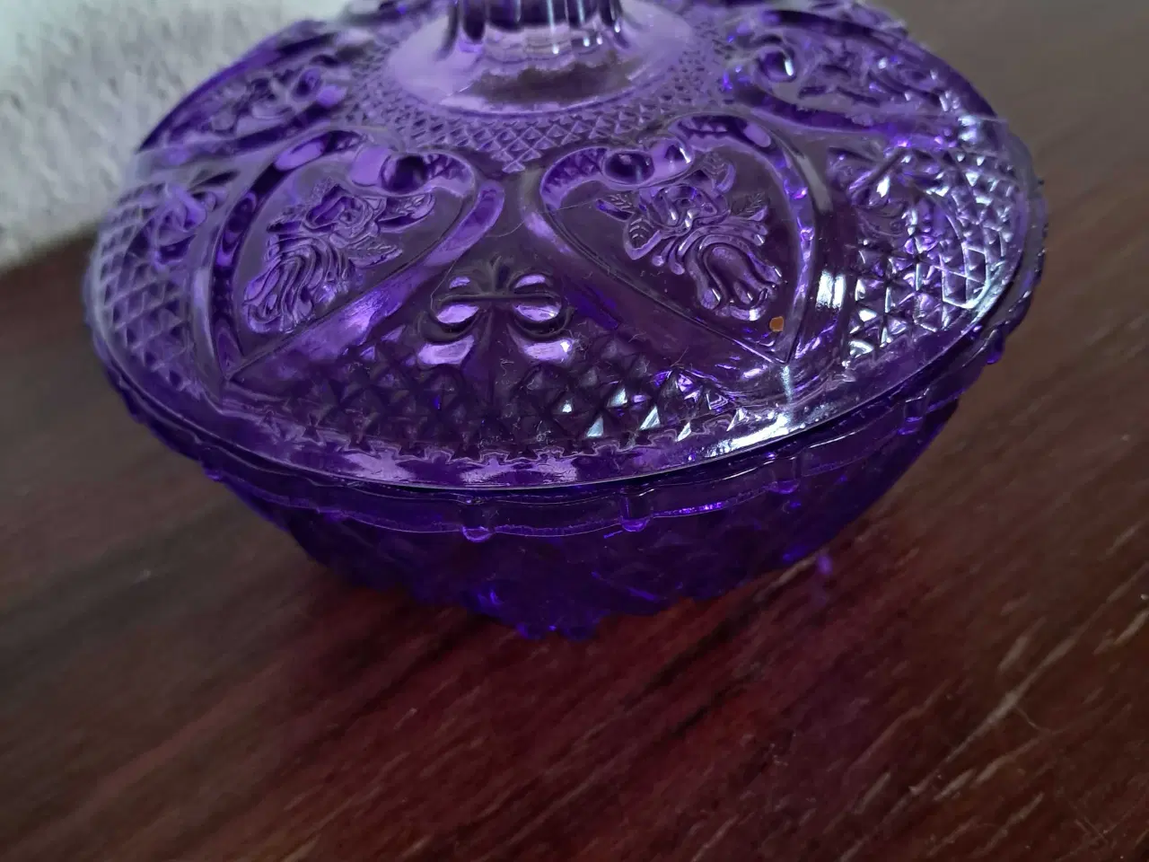 Billede 1 - Elegant sukkerskål i presset glas