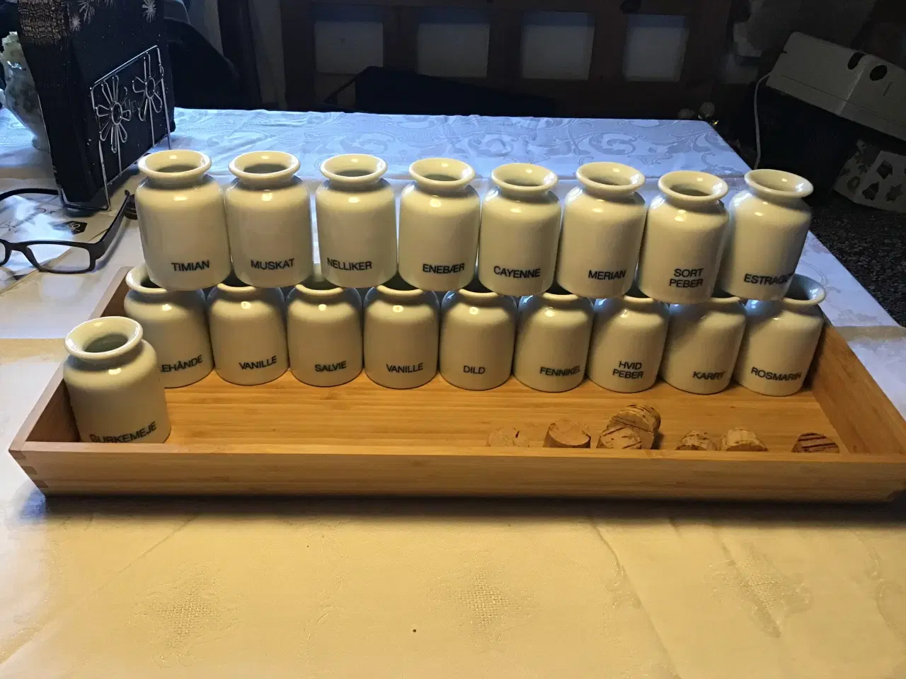 Billede 1 - 18 stk. EvanTrio Krydderkrukker.