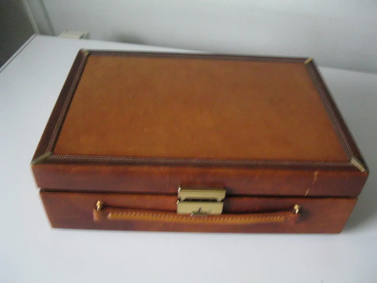 Billede 4 -  smykkeskrin læder og ruskind 32x22x10 cm. 