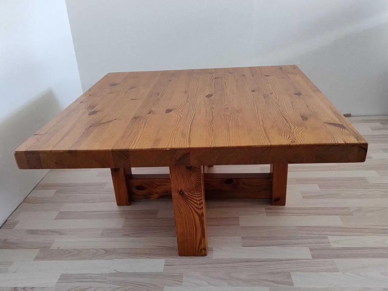 Billede 1 - Massivt fyrretræ sofabord