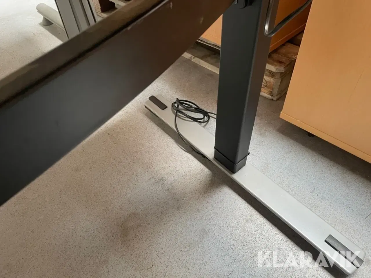 Billede 12 - Kontor borde og skabe