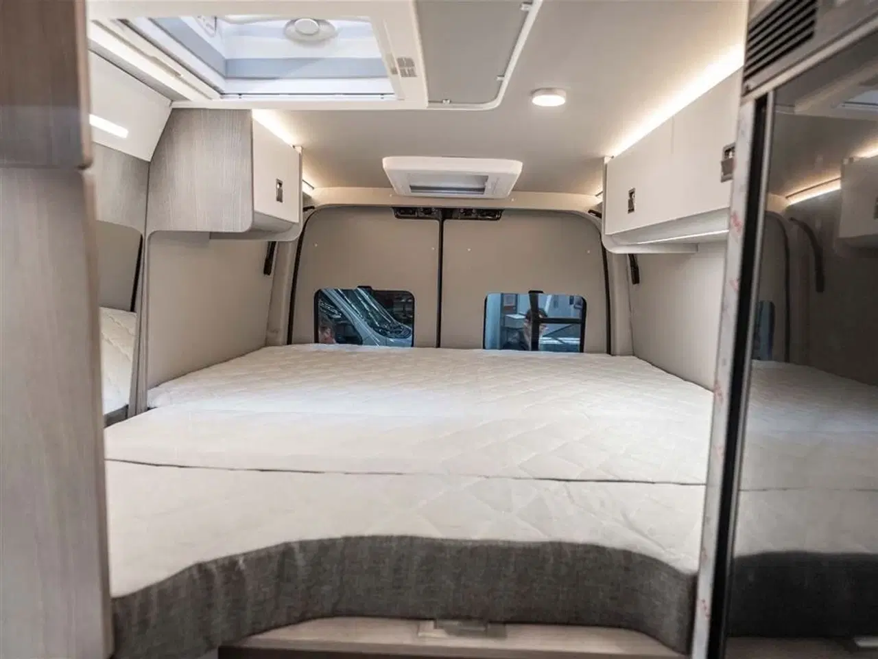 Billede 4 - 0 - FURGOK Langsgående senge og cykel garage på 6 meter!