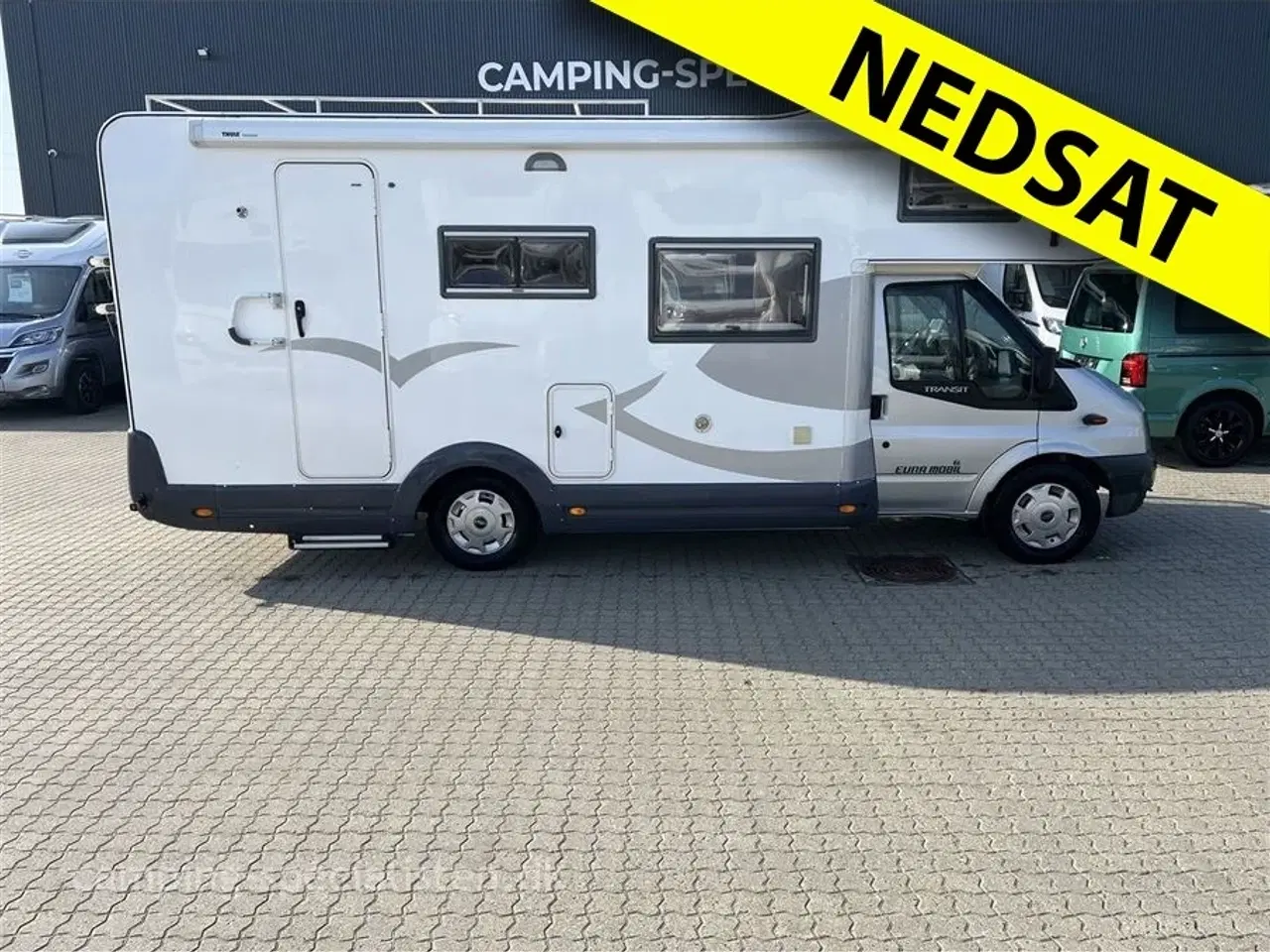 Billede 1 - 2008 - Eura Mobil Profilia   Eura Mobil med køjer og dobbeltseng model 2008 - kan ses nu hos Camping-Specialisten.
