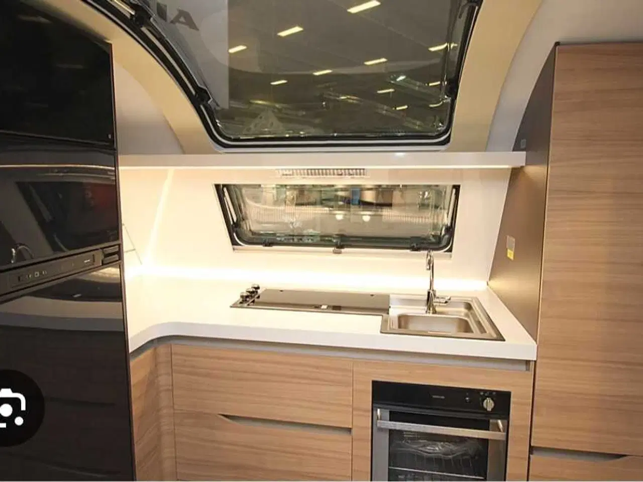 Billede 4 - Adria Alpina 663ht - Lækker og vedligeholdt Vogn