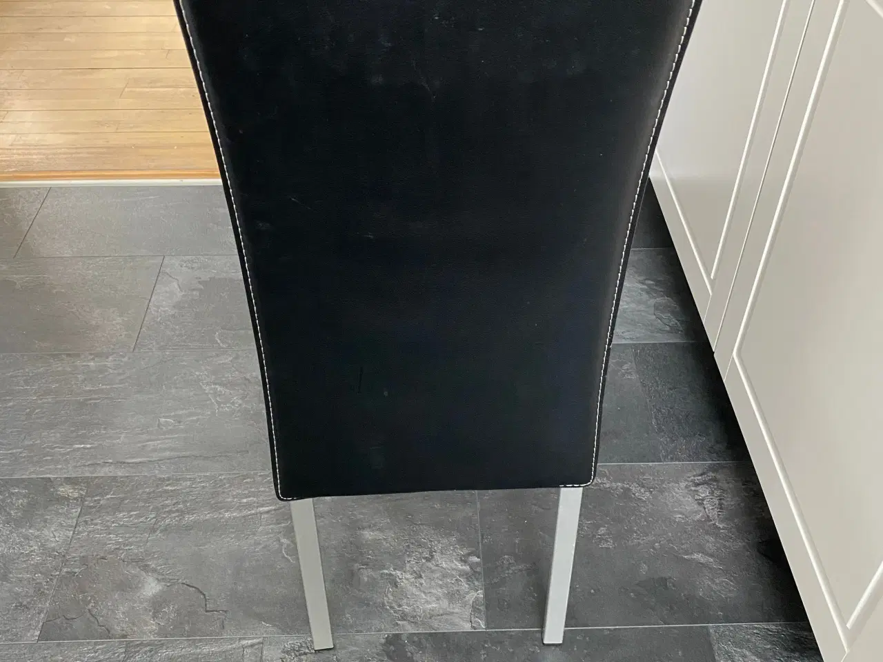 Billede 2 - Spisebordstole sort