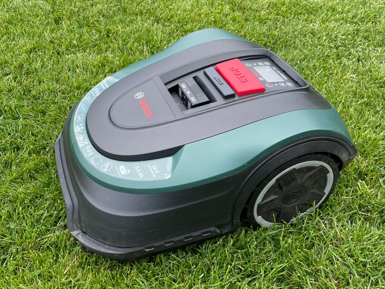 Billede 1 - Robotplæneklipper Bosch Indego M+ 700