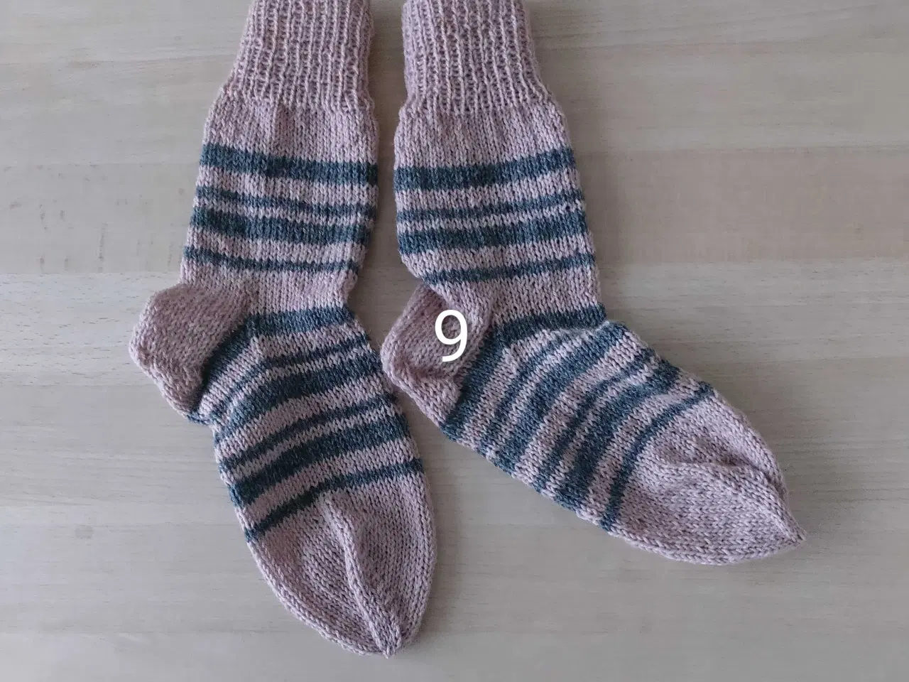 Billede 1 - Uld 36 -37 nye hjemmestrikkede 