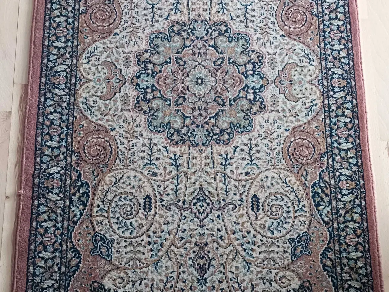 Billede 1 - ❌Flot Løber Tæppe, Uld material❌