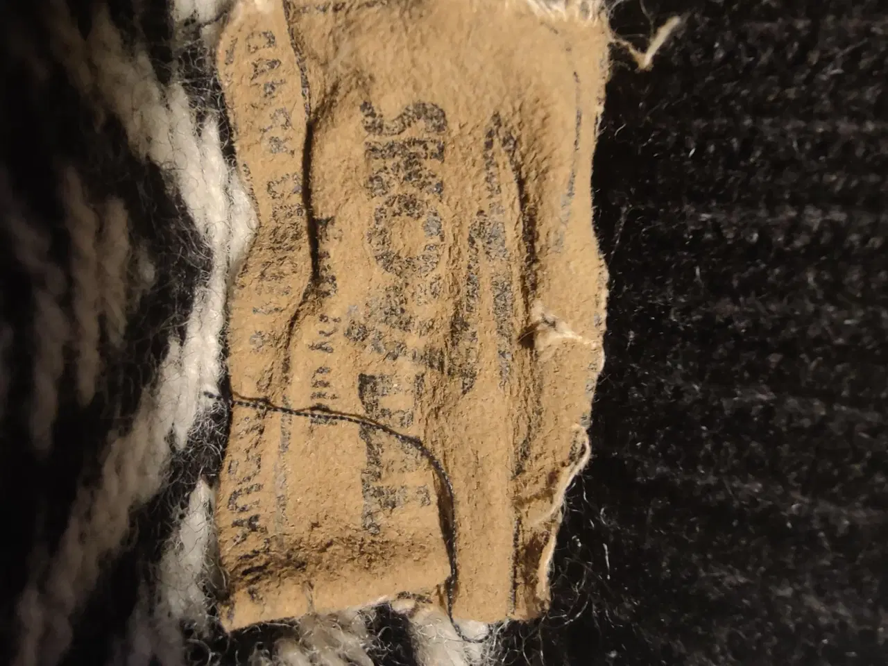 Billede 1 - Trøje i ægte uld