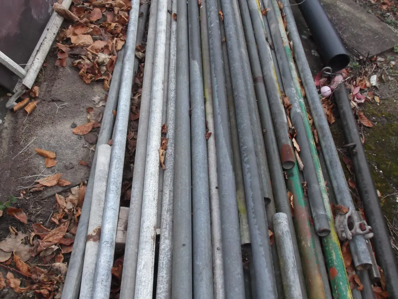 Billede 1 - 1,1/4" galv rør brugt 6.meter og mindre.