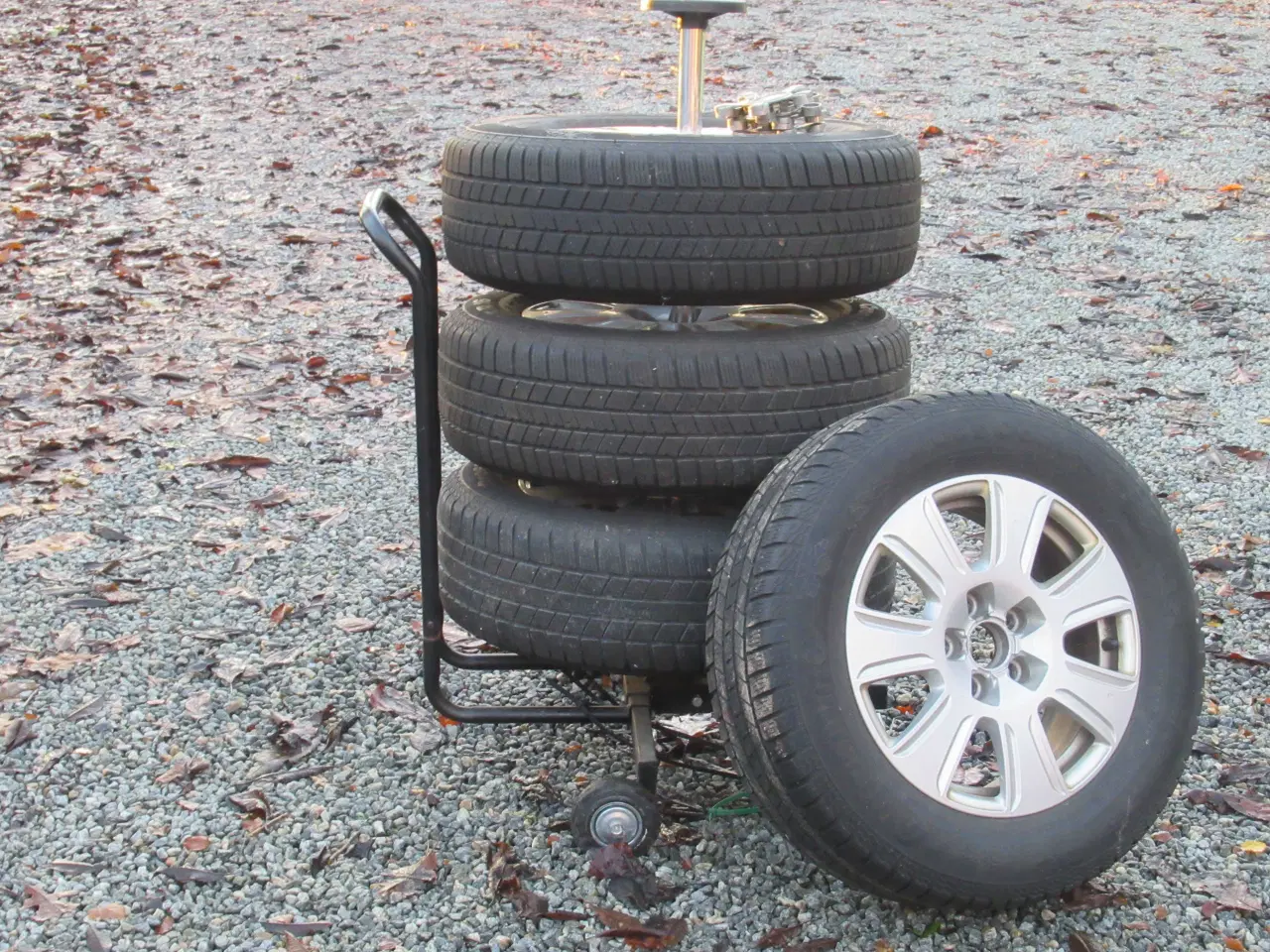 Billede 1 - Alufælge med dæk