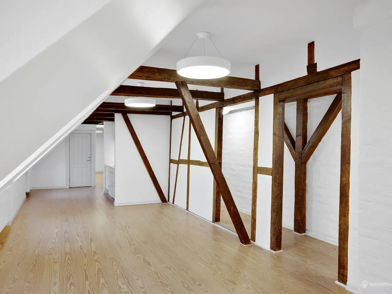 Billede 5 - 144 m² lyst kontor med fritliggende bjælker