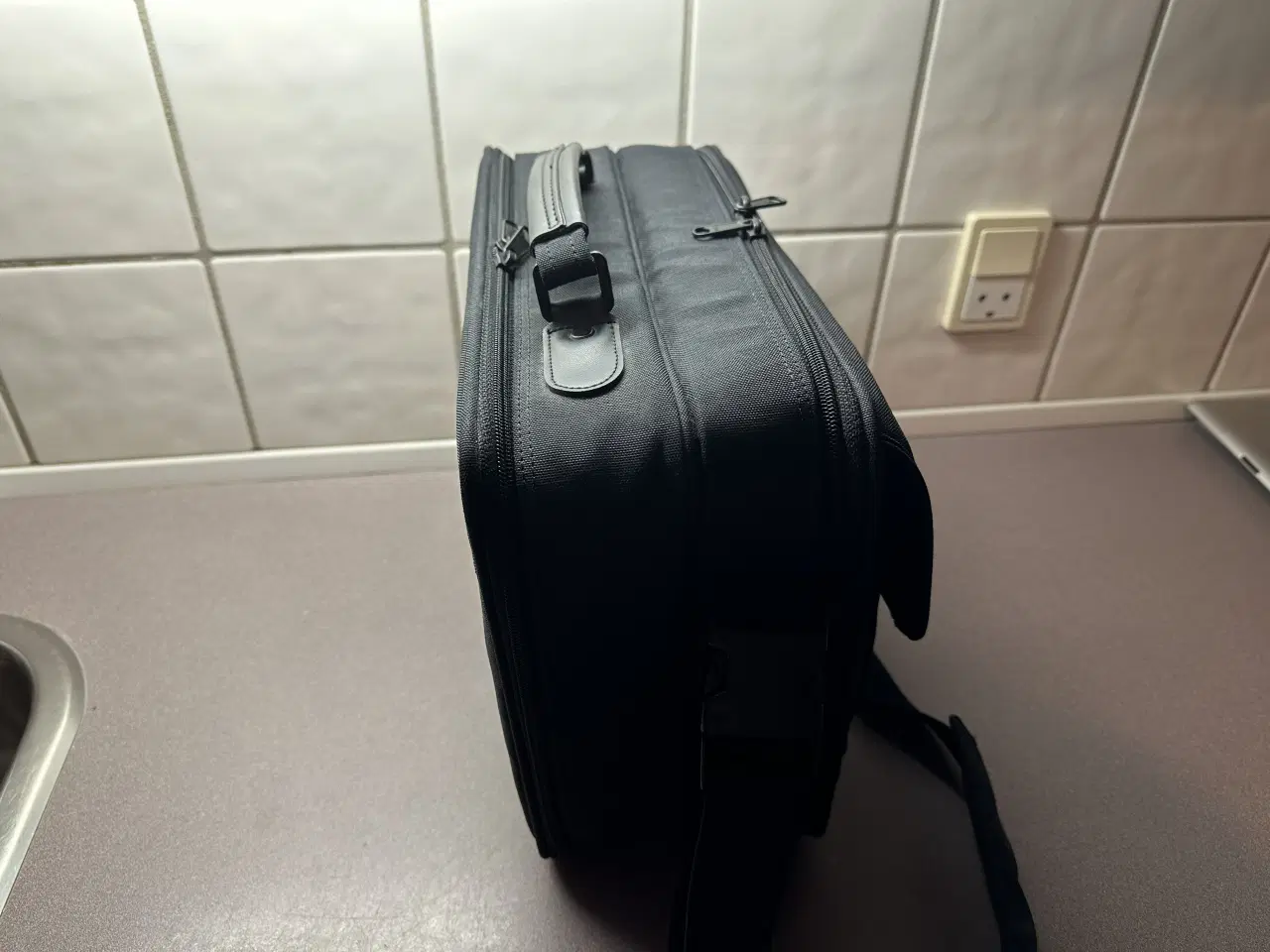 Billede 2 - Rummelig computer eller foto taske