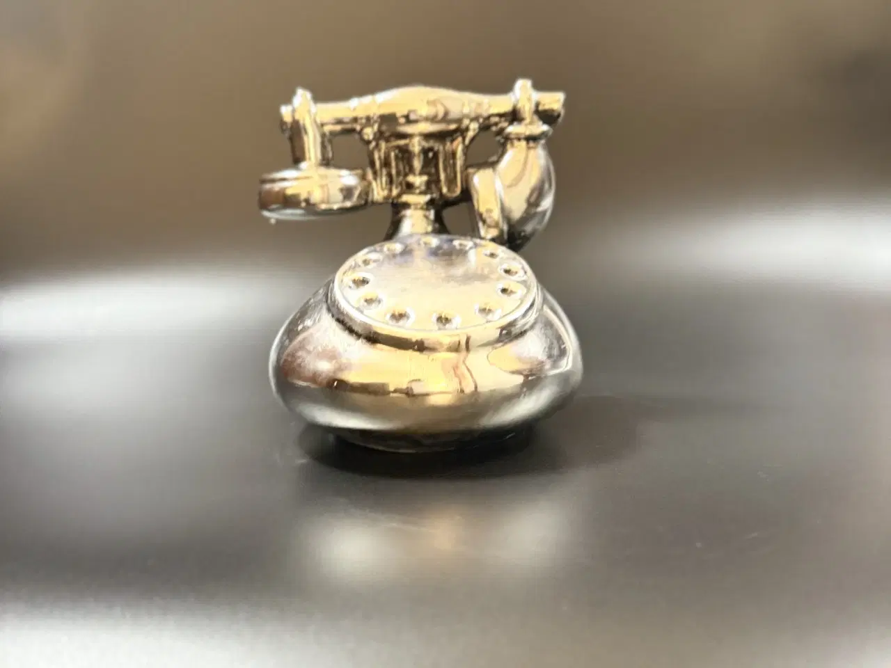 Billede 1 - Retro sparegris – telefon – kromglaseret keramik –